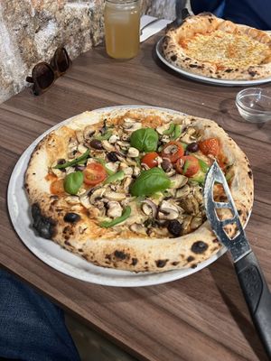 Vegetable pizzaa #Veganuary at Farinha in Porto