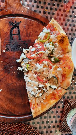 The Primavera Pizza is one of my favorite foods here in Al Fresco. It's abundantly sprinkled with their  restaurant-made cashew cheese, and don't forget to finish it with their mo at Ambassador In Paradise Resort in Boracay