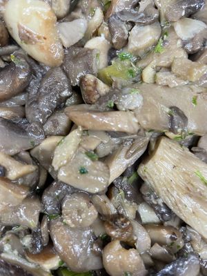 Mix de setas   at La Toscana A Casa in Barcelona