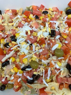 Ensalada de pasta, también opción vegana sin huevo  at La Toscana A Casa in Barcelona