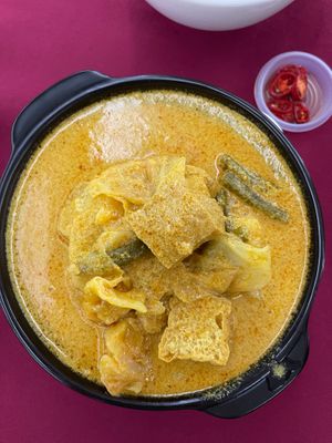 Claypot Curry Kueh Tiao. We loved this at Gandhara Vegetarian Restaurant in Kuching