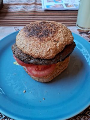 Hamburguesa de lentejas 10/10 🫶 at Otra Cosa in Huanchaco