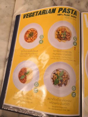 Separate vegetarian menu at Lyn's The Shanghai Cafe in Songkhla