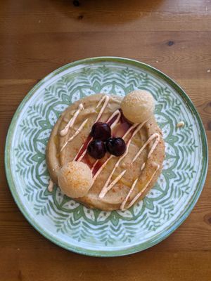 hummus with cherries at La Meseta in Madridejos