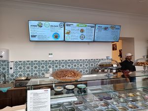  at Momen's in Vienna