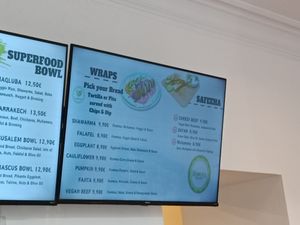  at Momen's in Vienna