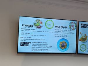  at Momen's in Vienna