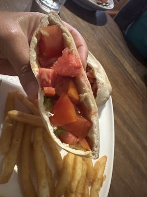 Shawarma pita sub hummus   at El Arabe - Masaya‏ in Masaya