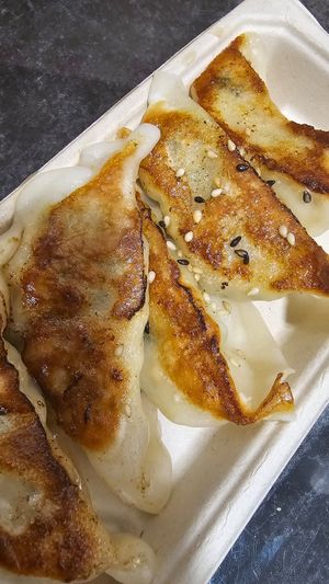 Gyozas de verduras at La Uramakeria  in Barcelona