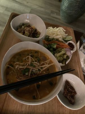 Love thy neighbour set meny at Suananda Vegetarian Garden in Bangkok