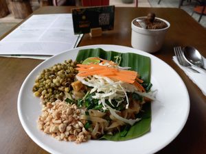 Pad Thai at Suananda Vegetarian Garden in Bangkok