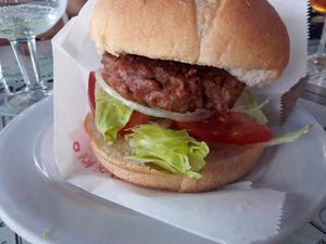 Hamburguesa Beyond at Itálica in Almeria