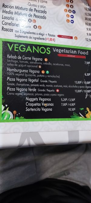 Pizzería con varias opciones veganas: dos clases de pizza, hamburguesa,  croquetas, nuggets, kebab at Itálica in Almeria