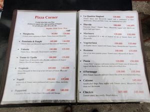 Pizzas at Madam Lau in Quang Nam