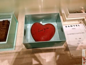 St Valentin box at Damyel in Paris