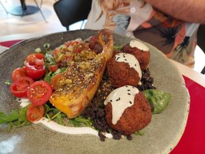 Main / falafel and veggies at Secrets Chueca in Madrid