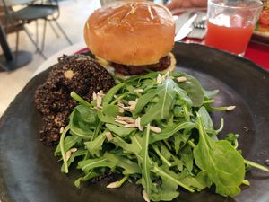 Main / Mex gourmet vurger with black quinoa at Secrets Chueca in Madrid