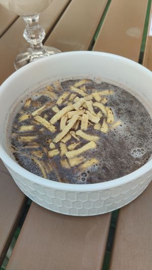Sopa de frijoles con chipotle at Santas Plantas in Mexico City