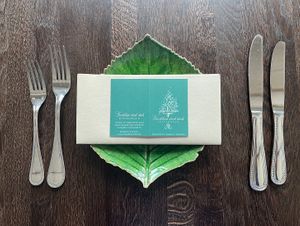 Veganes Menu Schaumsuppe von weißem Spargel Zuckerschote und Getreidepraline Variationen vom Sellerie mit Pilzrösti und Edamame Schokoladenschnitte Erdbeersorbet Spargel Basiliku at Tischlein Deck Dich  in Mittenwald