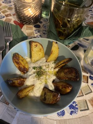 the potato sidedish portion is very small   at The Crazy Little Greek in Berlin