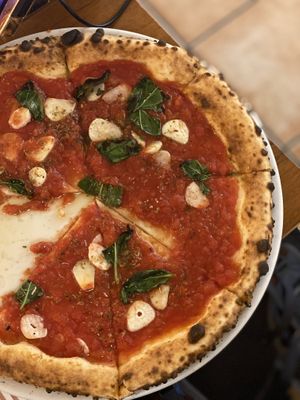 Pizza Marinara  at Di Matteo in Seoul