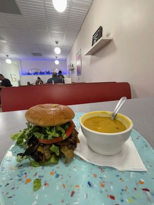 Lentil portobello patty melt & curry soup 😍 at Sealevel City Vegan Diner in Wilmington