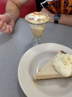 Banana pudding: great. Key lime pie flavor great; texture not so much    at Sealevel City Vegan Diner in Wilmington