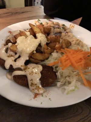 Seitan-Frikadellen Teller at LoLu in Duisburg