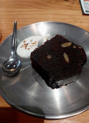Homemade brownie (served warm) at Mixigan in Taichung