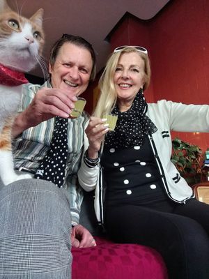 Having a drink with Caneta, the resident cat! at Restaurante Il Bandito in Altea