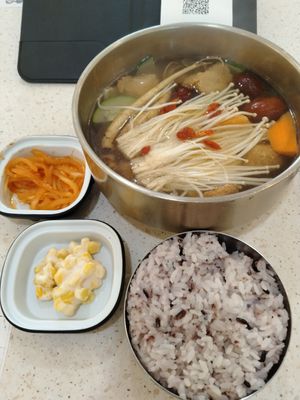 猴头菇参汤饭$14.90 at Saute Saranghae in East Singapore