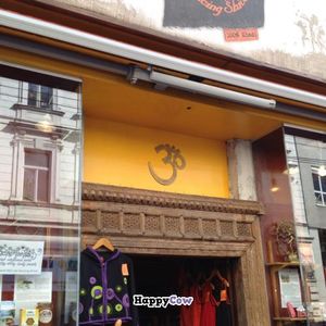 Entrance is not easy to find (go inside) at Dancing Shiva Superfoods in Vienna