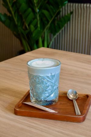 🇨🇿 Butterfly pea latte! (🌱) Skvělý způsob jak začít svůj den ☺️

🇬🇧 Butterfly pea latte! (🌱) Amazing way to start you day☺️ at Al Ponte Prague in Prague