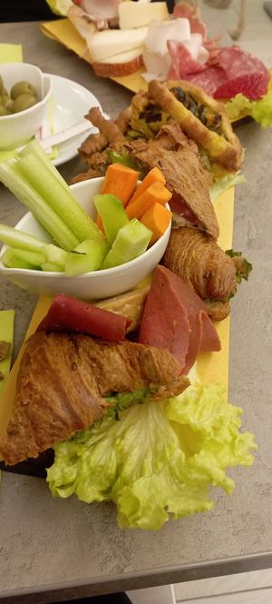 Tagliere vegano at Bio Lino Caffè in Massa