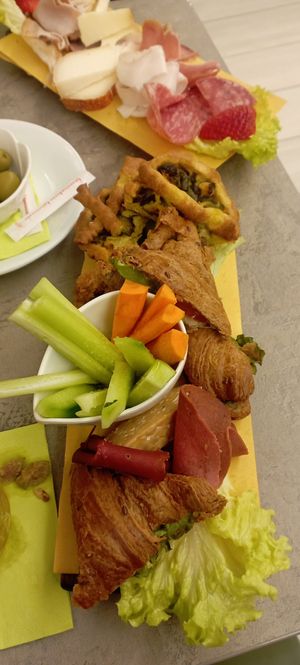 Tagliere vegano at Bio Lino Caffè in Massa