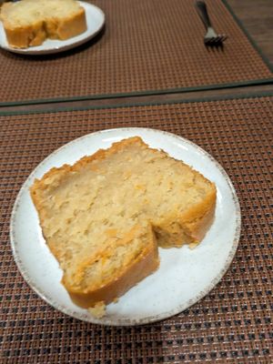 Orange cake at Interior de Té in Barcelona