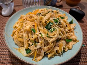 Fried tofu noodles at Interior de Té in Barcelona