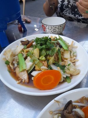 Crispy fried noodles vegan at Vượng Cát in Ho Chi Minh City