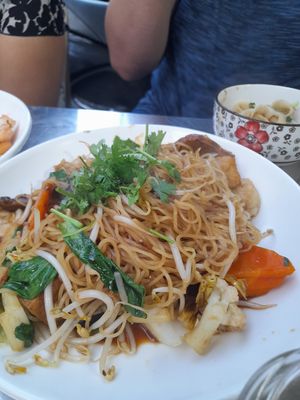Fried noodles at Vượng Cát in Ho Chi Minh City