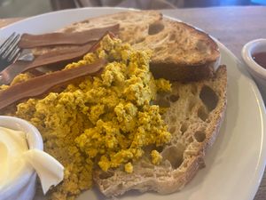 Tofu scramble and bacon at Hustle in Belfast