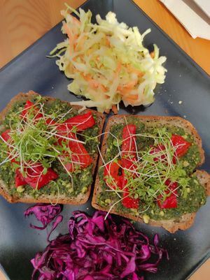 Tostadas con pan casero de pesto y pimiento asado at inner you vegan in Tenerife
