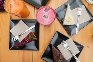 inner you café
Homemade, guten-free, plant-based
wildberry cheesecake
chocolate tart
raw lemon cheesecake at inner you vegan in Tenerife