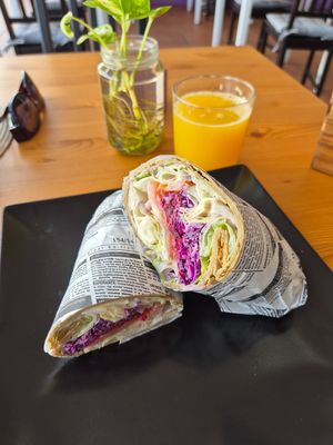 I just had the berthroot falafel wrap and it was really good. I wish I found this place earlier, we are going home today arter 3 weeks in Adeje.  at inner you vegan in Tenerife