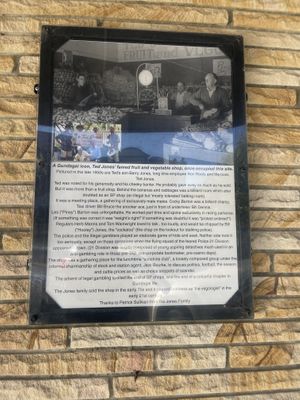 🤞  at The Niagara Cafe in Gundagai