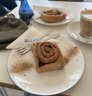 Gluten Free Cinnamon Scroll at Metta in Munich