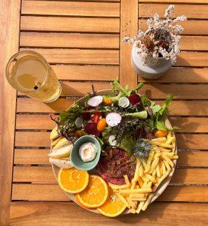 bamburguer at Anguilla Surf Café in Melides