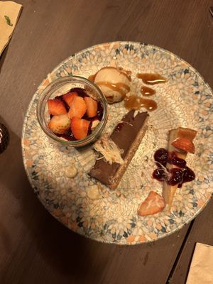 Nachspeisen Platte  at TWO SIX NINE in Frankfurt