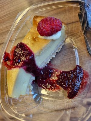 Käsekuchen (to-go) at TWO SIX NINE in Frankfurt