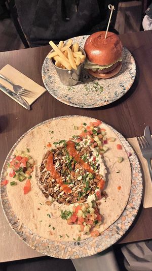 Beyond Burger + Tel Aviv Mixteller  at TWO SIX NINE in Frankfurt