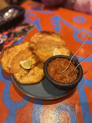 Patacones con hogao  at Alebrijes in Frankfurt